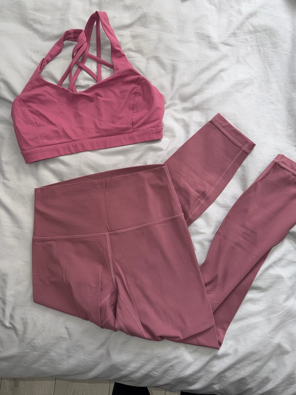 lululemon athletica Set - Size 6 - Plumful